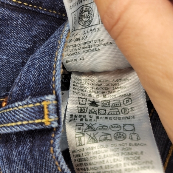 Levi Strauss Co Levi’s 501 Button-Fly Denim Cutoff Shorts Sz 32” - Picture 8 of 8